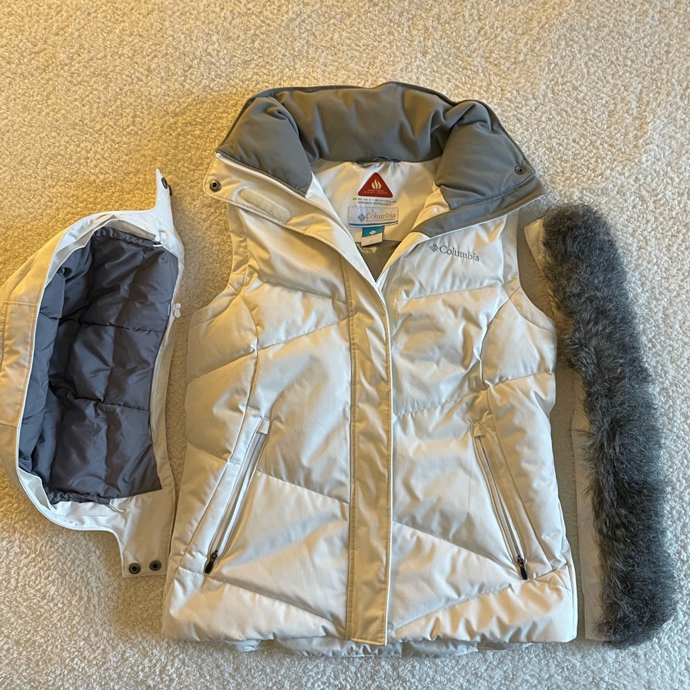 Columbia Omni-Heat Lay D Down White Vest
Size Small